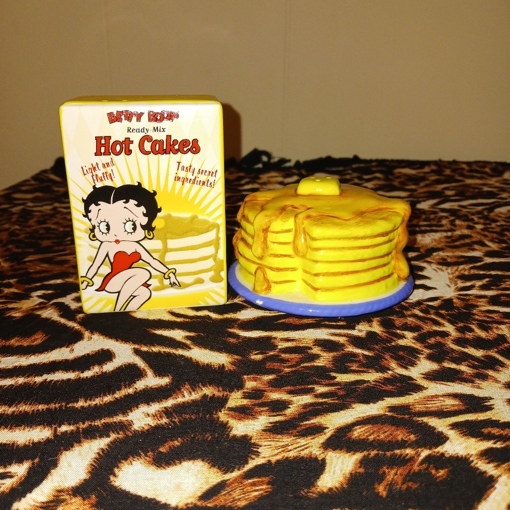 Betty Boop salt and pepper shakers